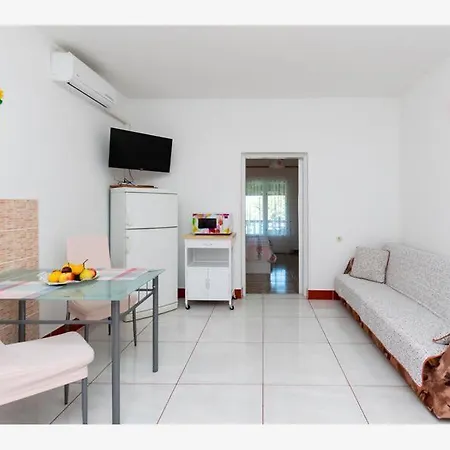 Grgek Apartment Lopar
