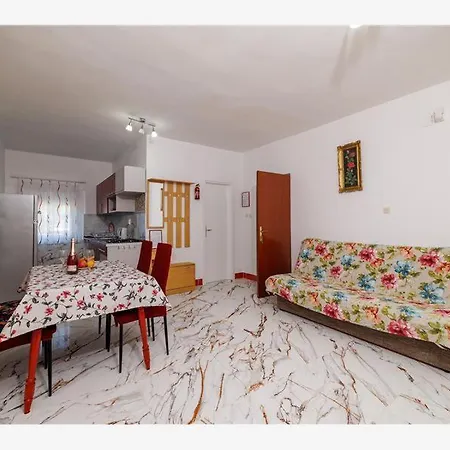 Grgek Apartment *