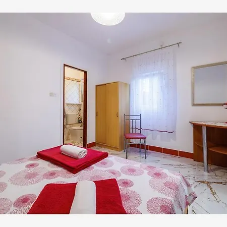Apartment Grgek Lopar