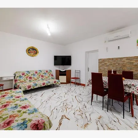 Apartment Grgek Lopar